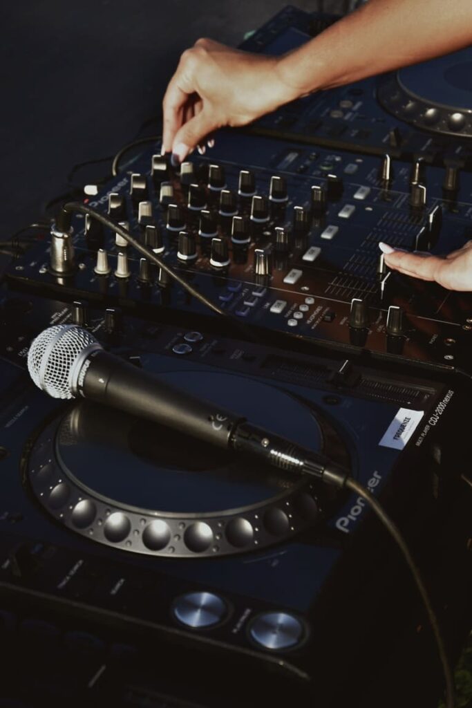 Ellynora dj producer
